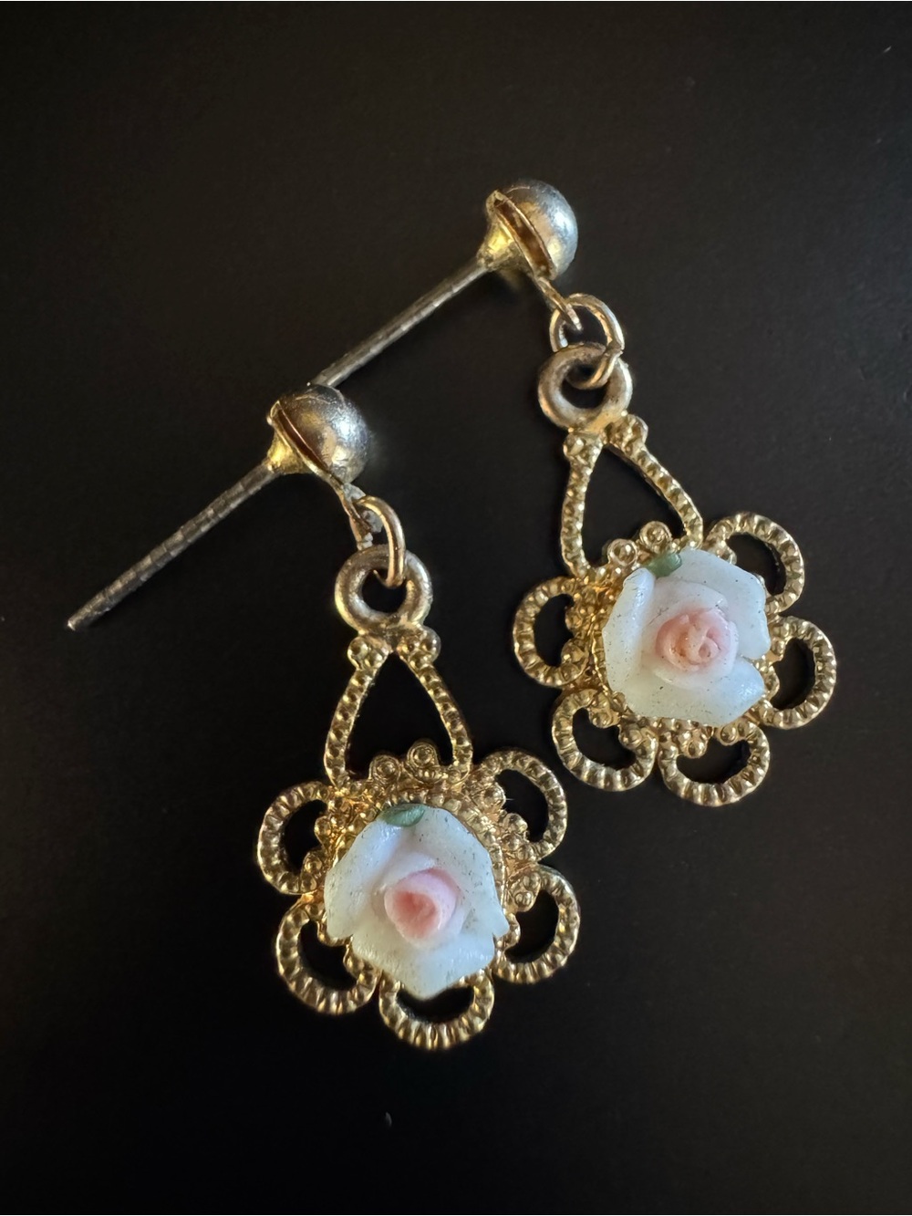 Vintage Gold Tone Floral Drop Earrings - Pink & White Rosebuds - Cottagecore